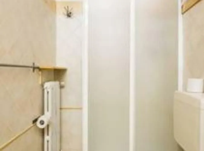 Whouse Mirasole * بولونيا