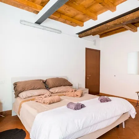 Apartament Whouse Mirasole