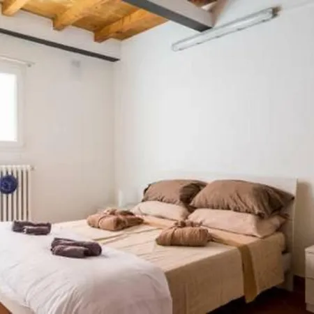 Whouse Mirasole Μπολόνια