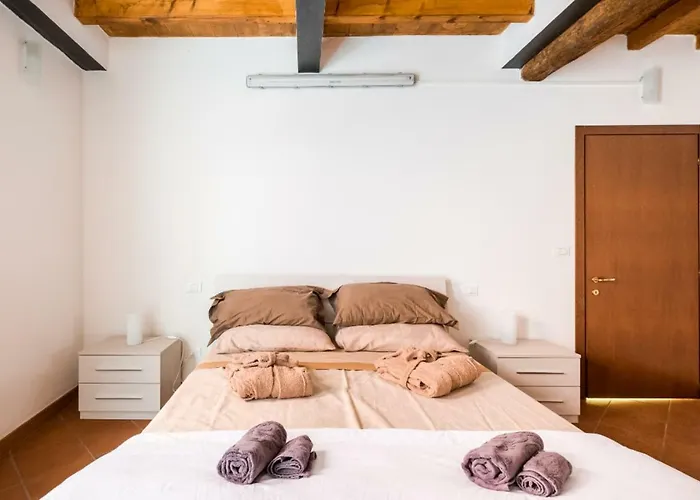 Whouse Mirasole Bolonia