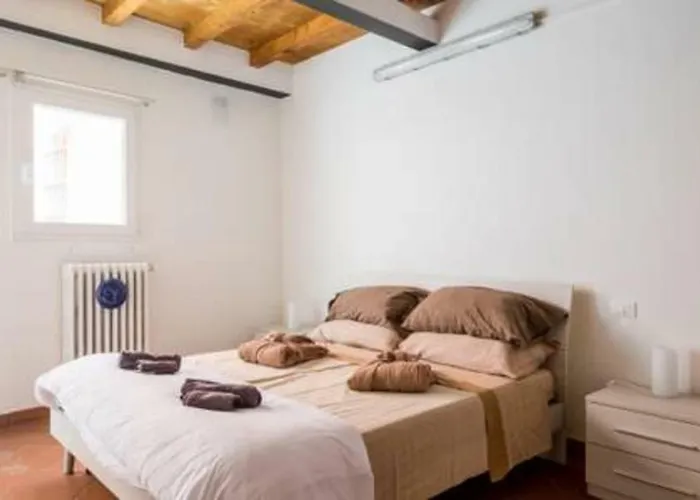 Whouse Mirasole Bolonia