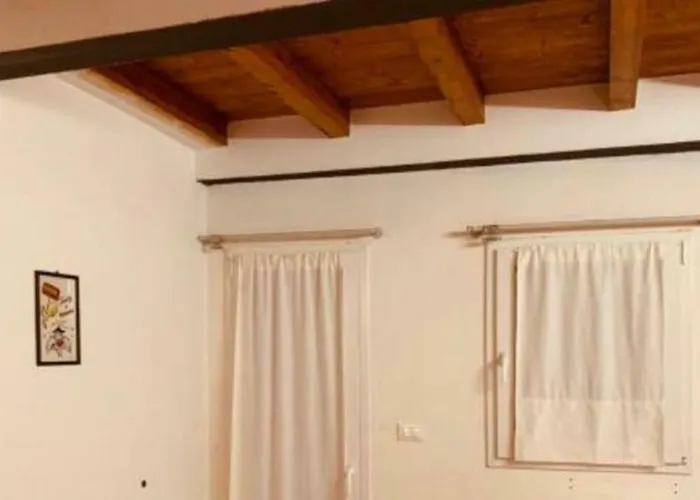 Whouse Mirasole * Boloňa