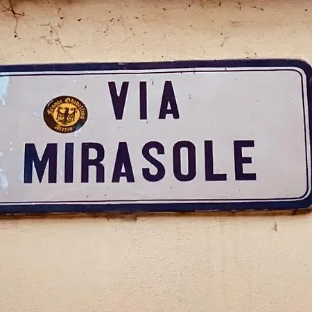 Whouse Mirasole * 博洛尼亚