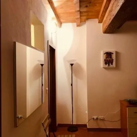 Whouse Mirasole * Bologne